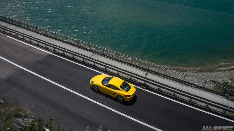 Illustration for article titled The Most Gorgeous Photos Of A Porsche Cayman You Will Ever See